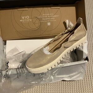 NWT Vionic Stylish Uptown Ballet Slip-On Women's Shoes, Size 6.5